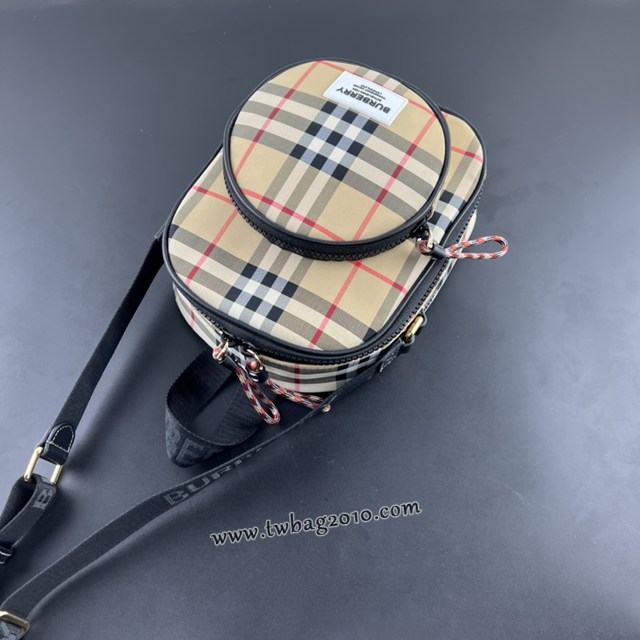 Burberry專門店新款格紋斜挎包 巴寶莉雙拉鏈口袋手提單肩包 yxb1335